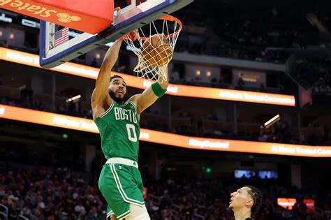Knicks vs. Celtics score: Jayson Tatum injured in Game 4 as .